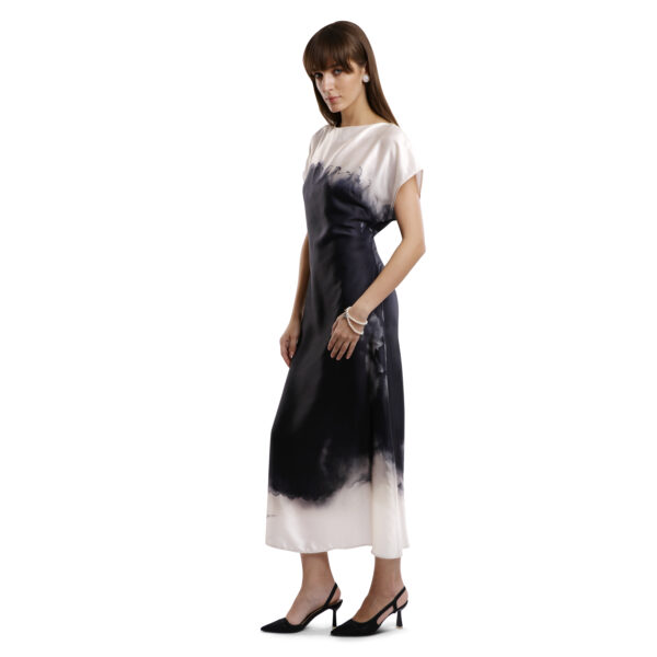 ARTISTIC ALLURE - Image 3